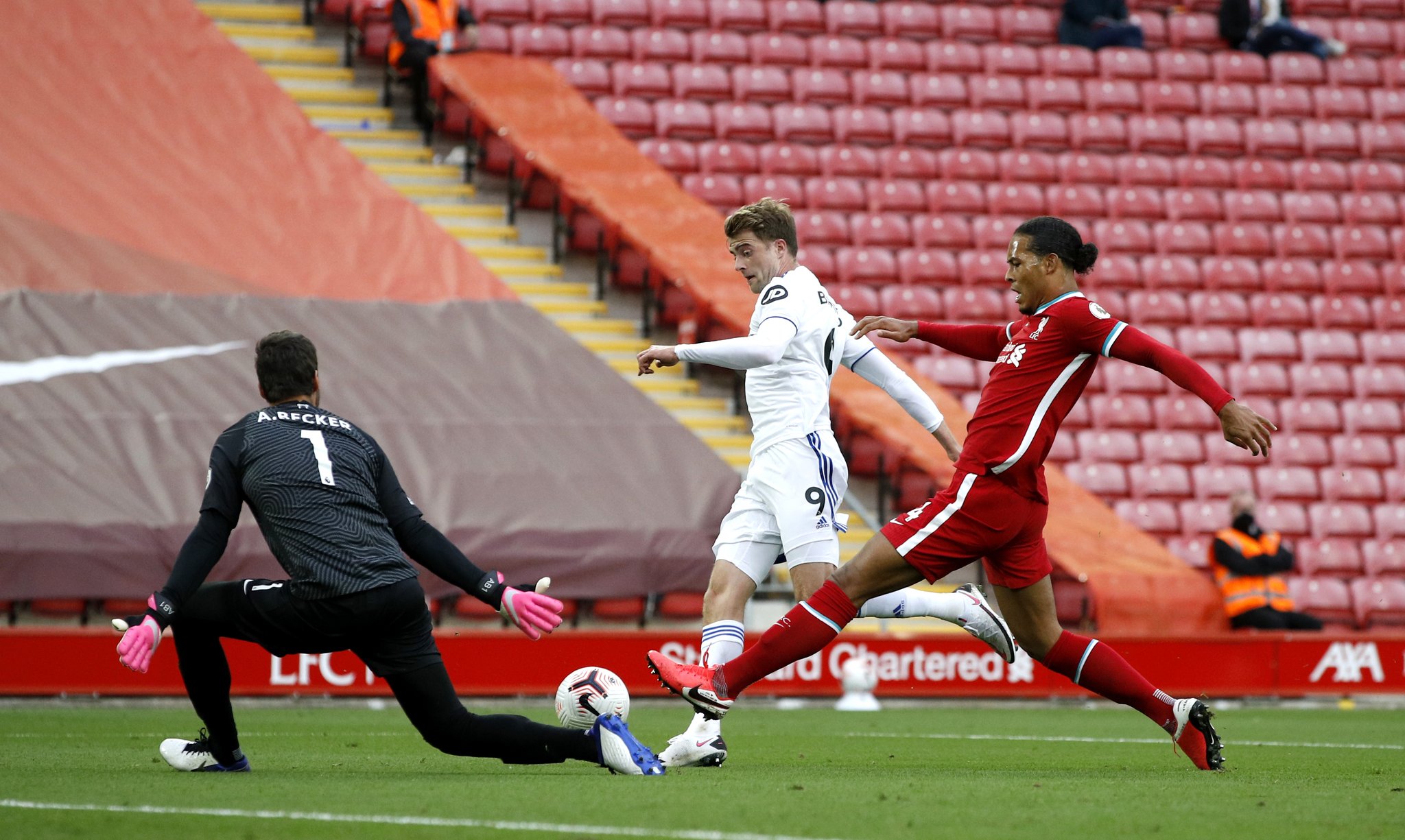 赛中寻找突 赛中寻找突