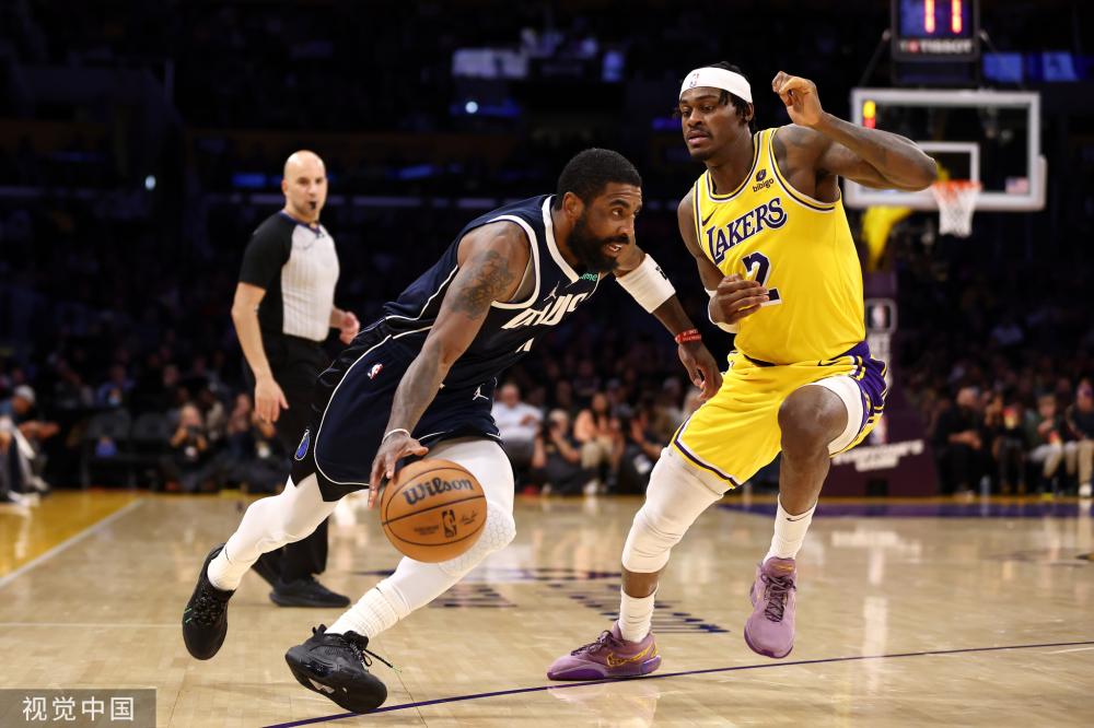 时屡屡碰壁 时屡屡碰壁